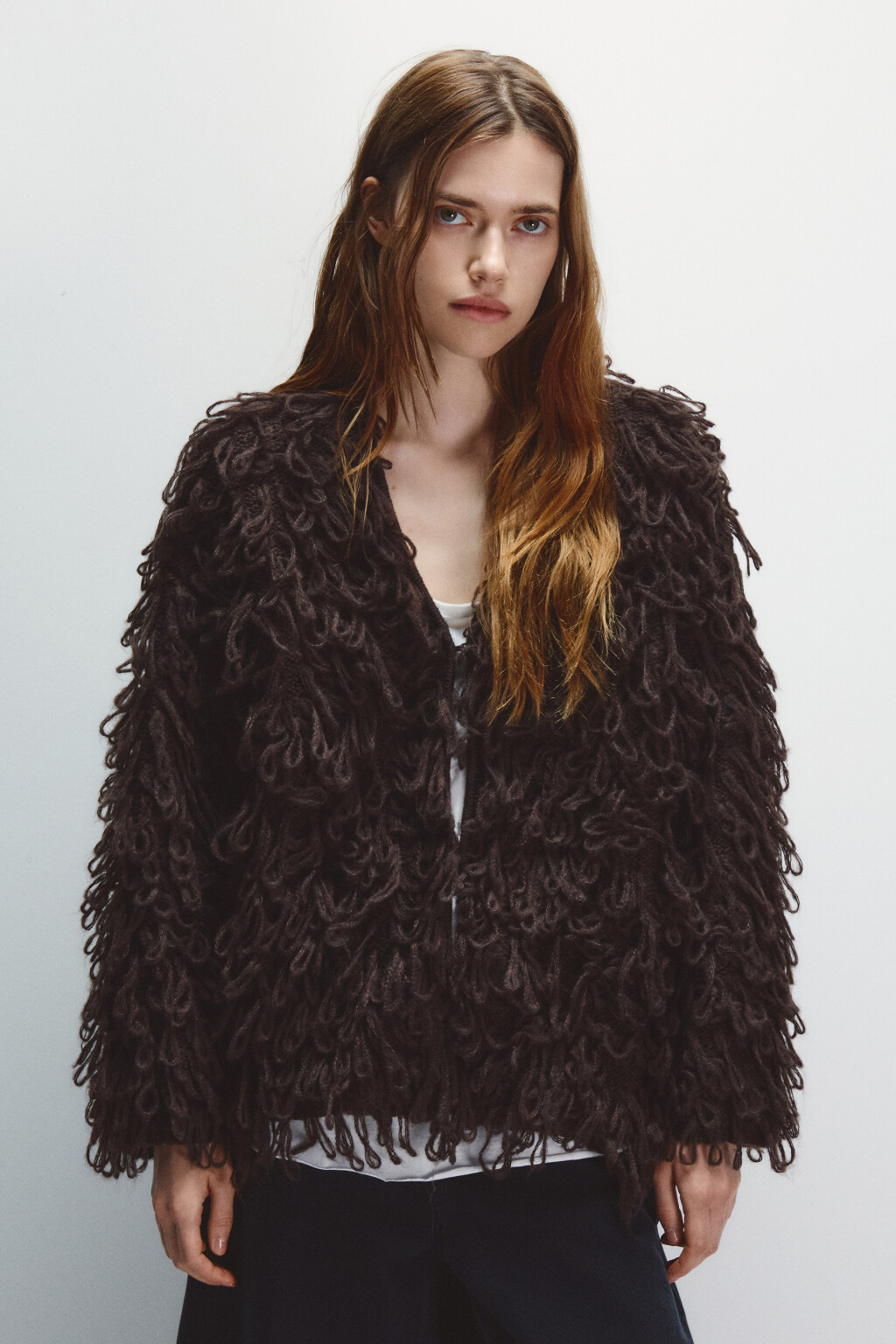 Кардиган на крючках с бахромой - цвет коричневый - 2