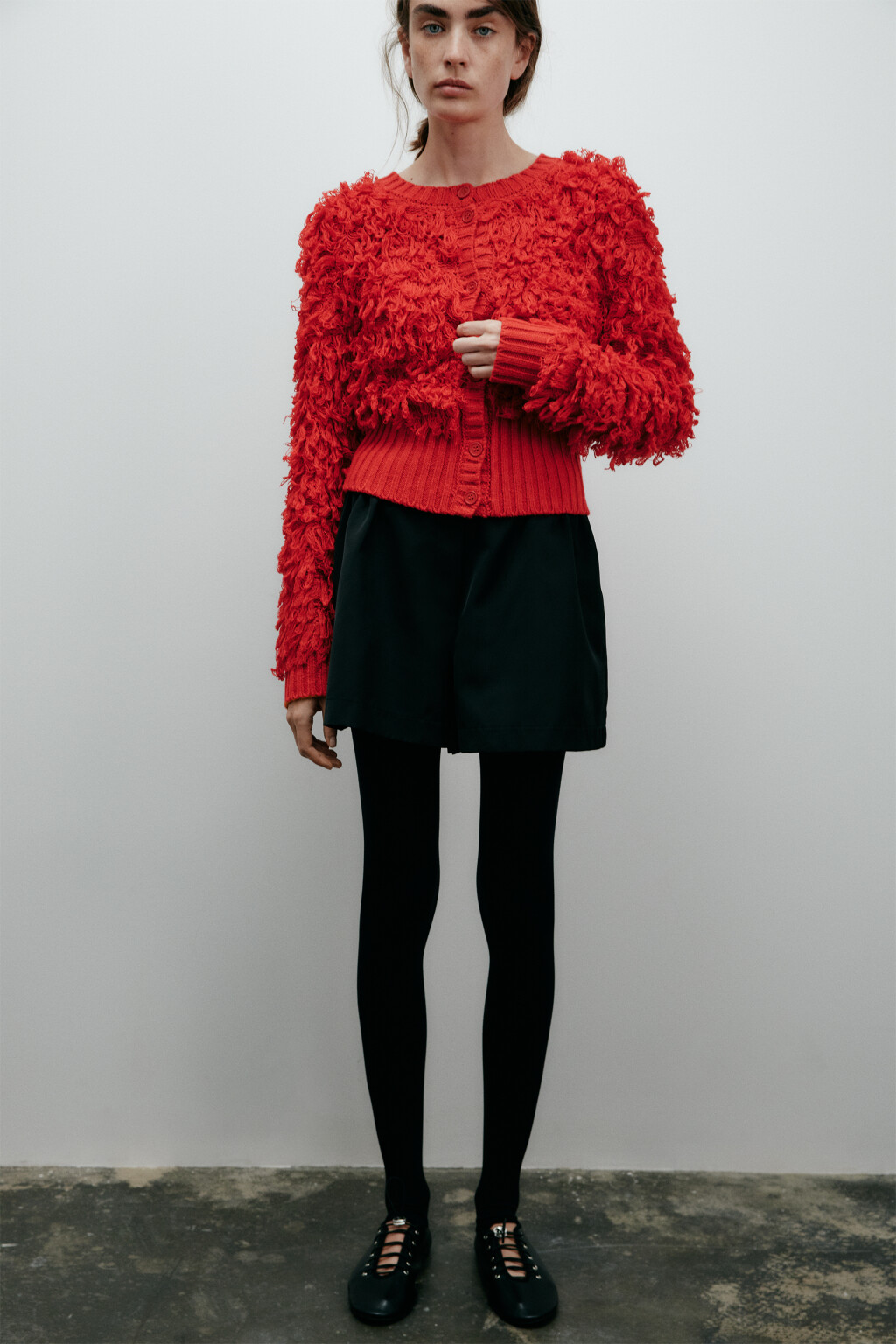 Кардиган на пуговицах с бахромой - цвет красный - 1