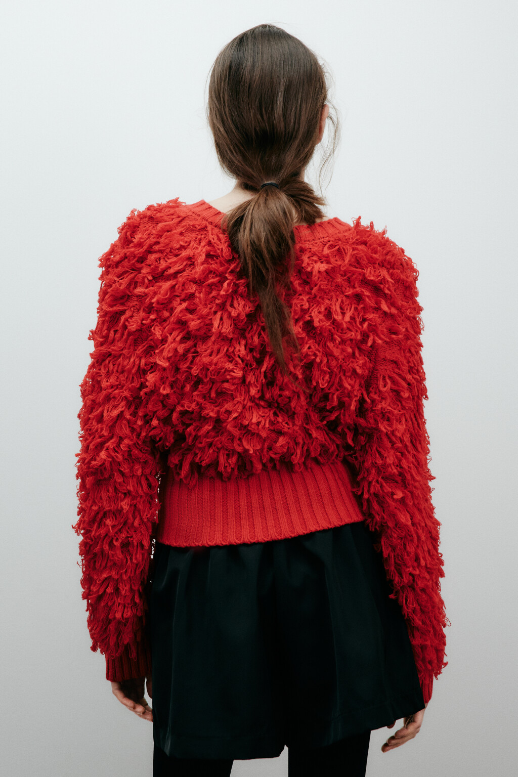Кардиган на пуговицах с бахромой - цвет красный - 3
