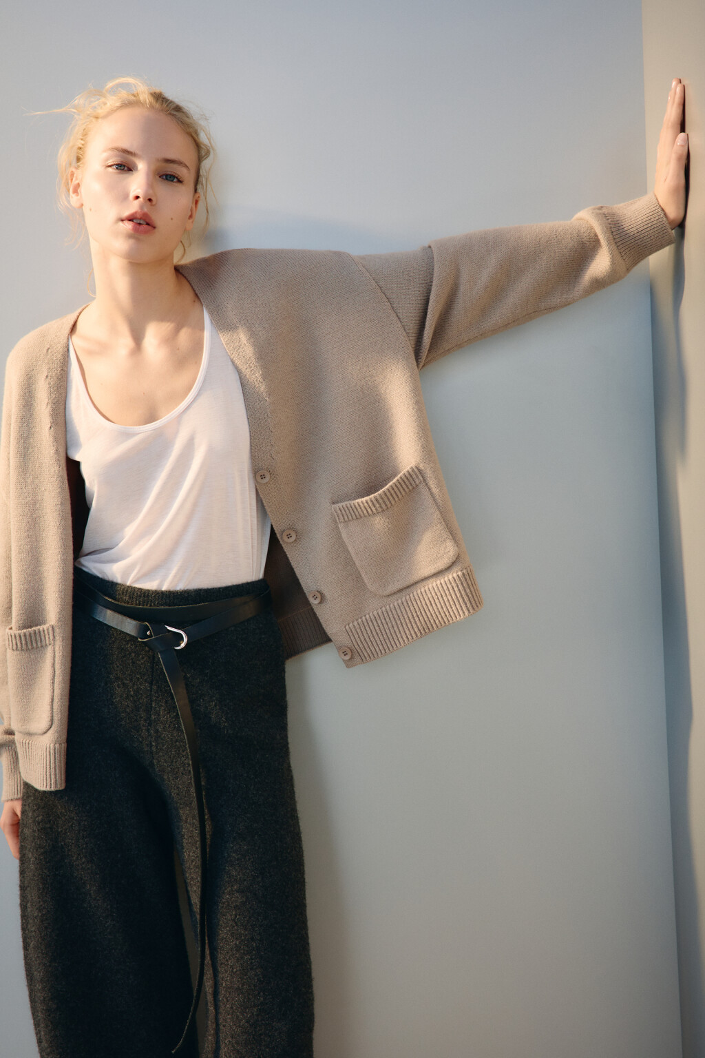 Кардиган на пуговицах с карманами - цвет бежевый - 1