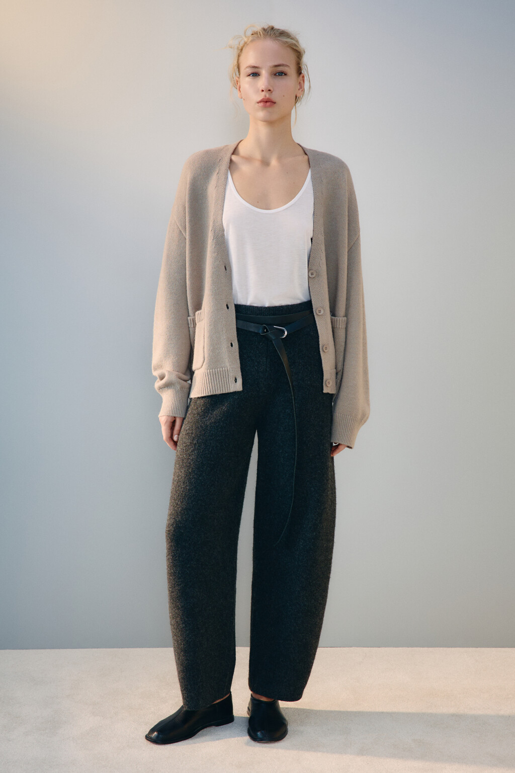 Кардиган на пуговицах с карманами - цвет бежевый - 5