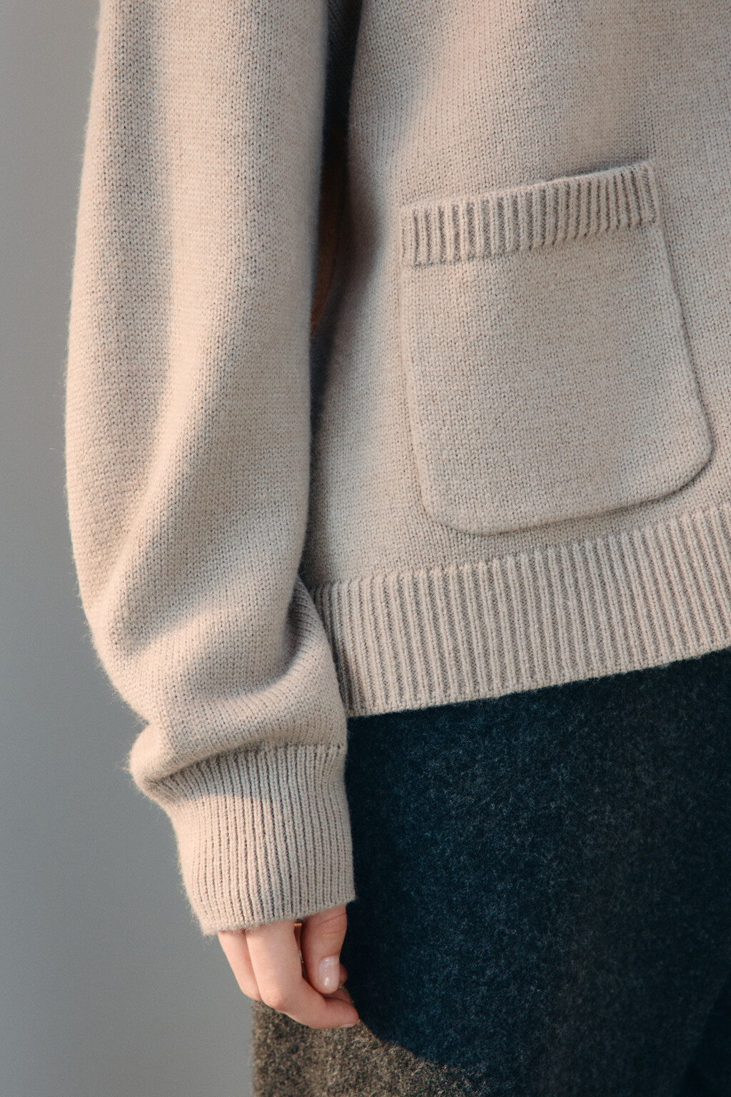 Кардиган на пуговицах с карманами - цвет бежевый - 7