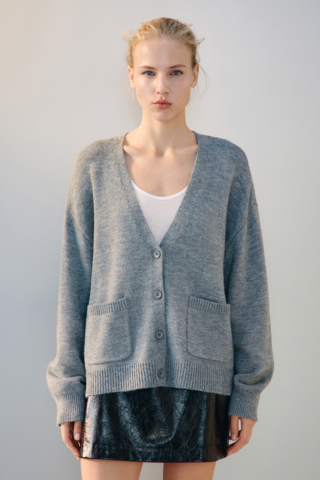 Кардиган на пуговицах с карманами - цвет серый - 2