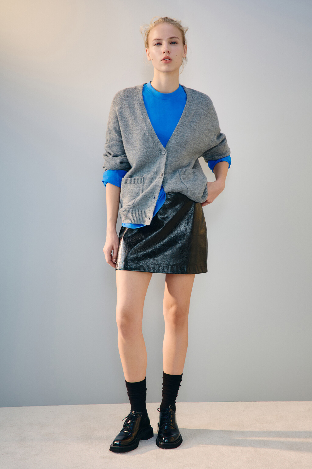 Кардиган на пуговицах с карманами - цвет серый - 4