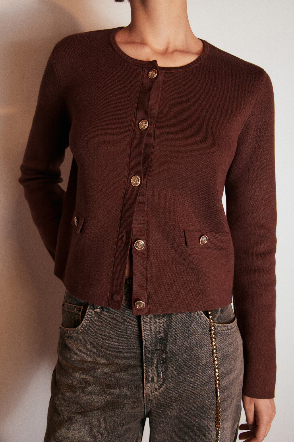 Кардиган жаккардовый на пуговицах - цвет коричневый - 5