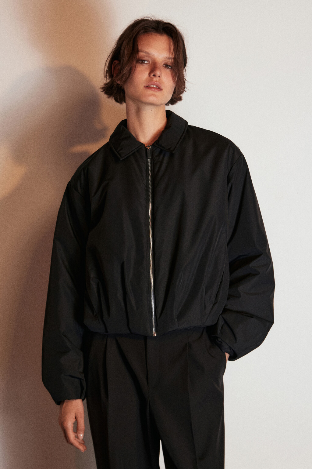 Куртка-бомбер с отложным воротником - цвет черный - 2