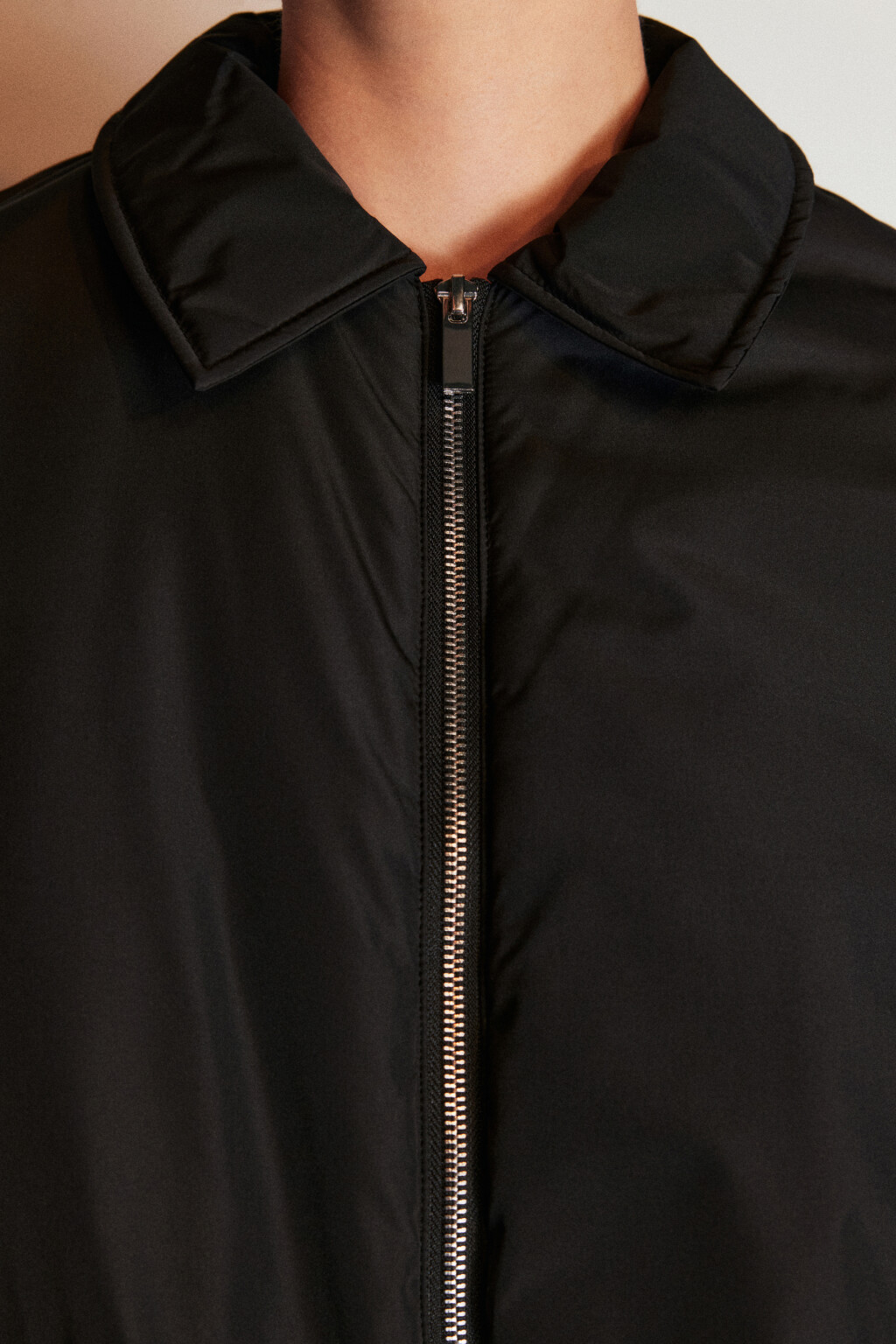 Куртка-бомбер с отложным воротником - цвет черный - 6