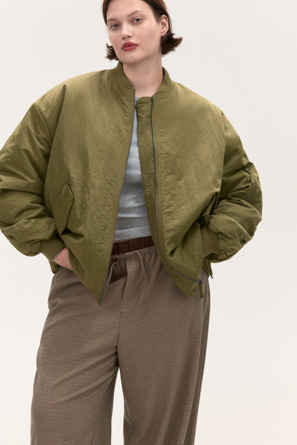 Куртка-бомбер oversize утепленная - цвет зеленый - 2