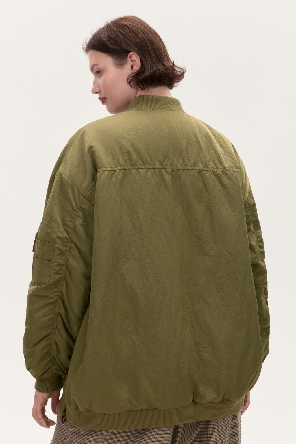 Куртка-бомбер oversize утепленная - цвет зеленый - 4