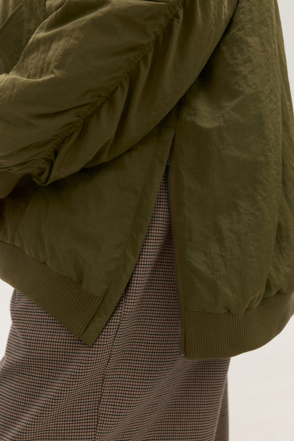 Куртка-бомбер oversize утепленная - цвет зеленый - 8