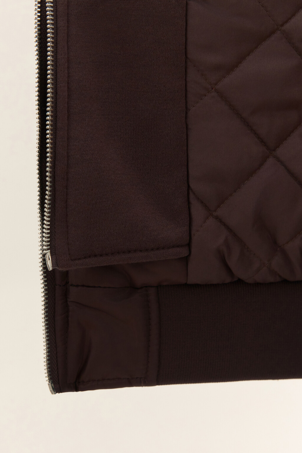 Куртка-бомбер с трикотажным капюшоном - цвет коричневый - 7
