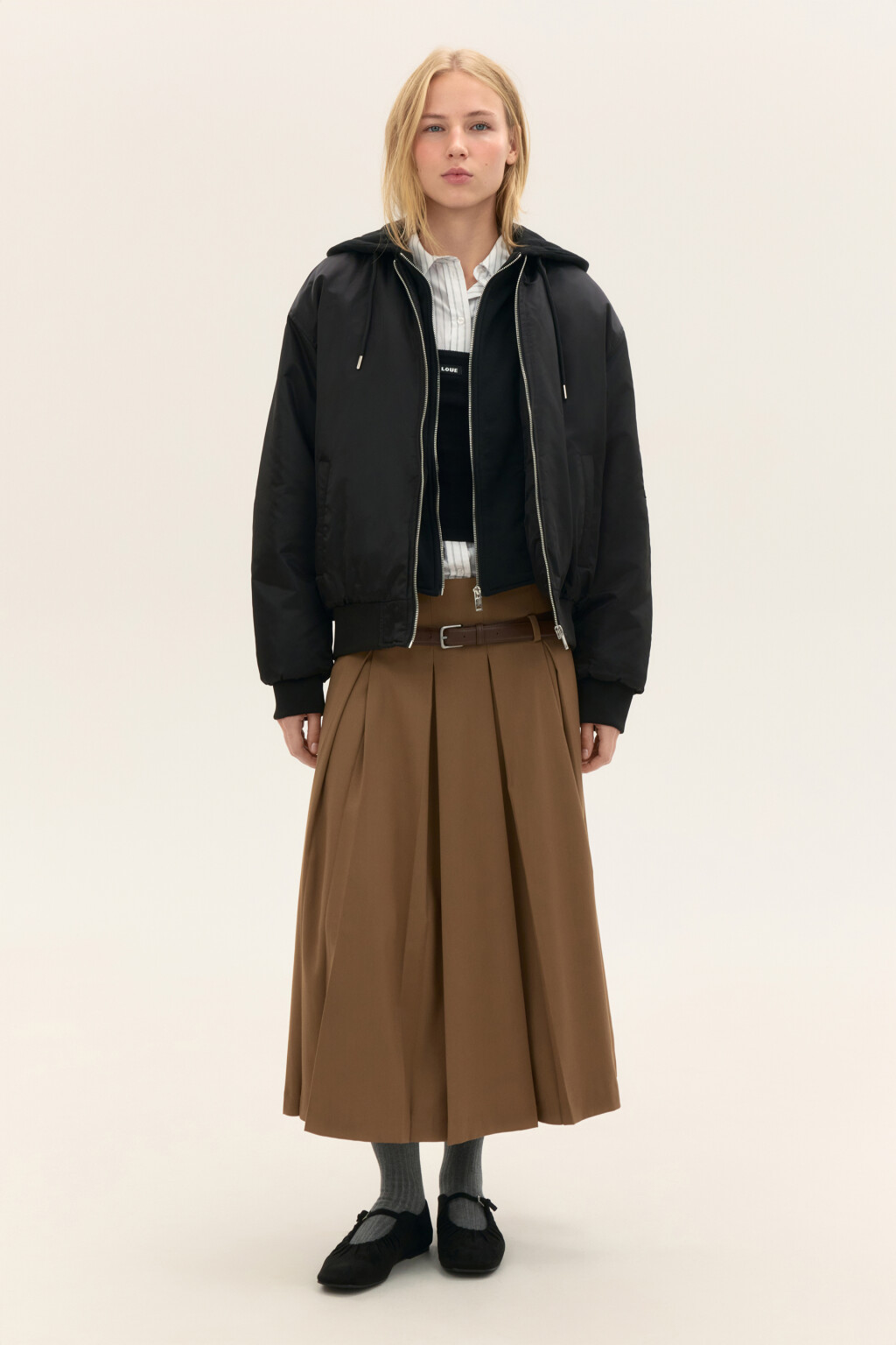 Куртка-бомбер с трикотажным капюшоном - цвет черный - 4