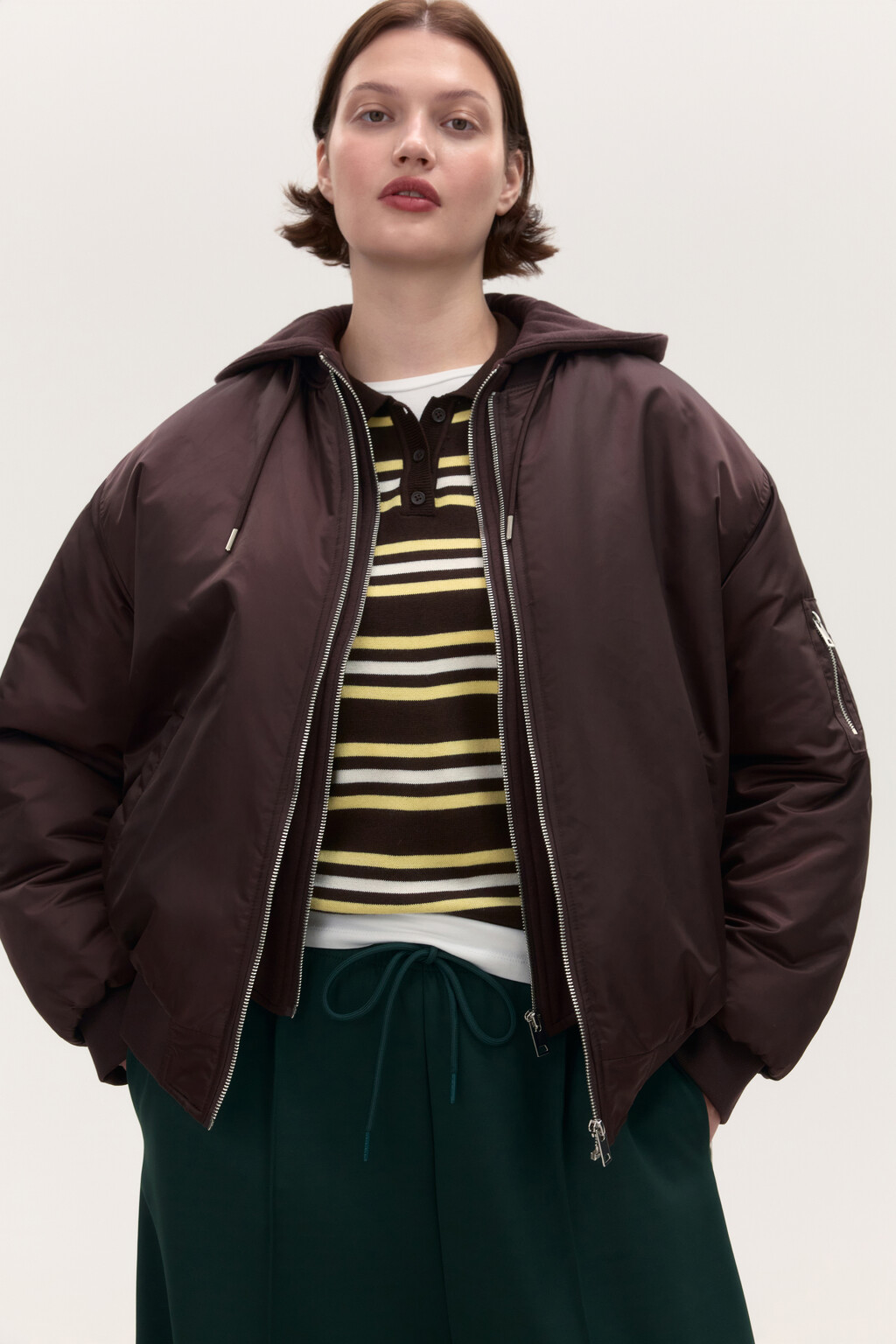 Куртка-бомбер с трикотажным капюшоном - цвет коричневый - 1