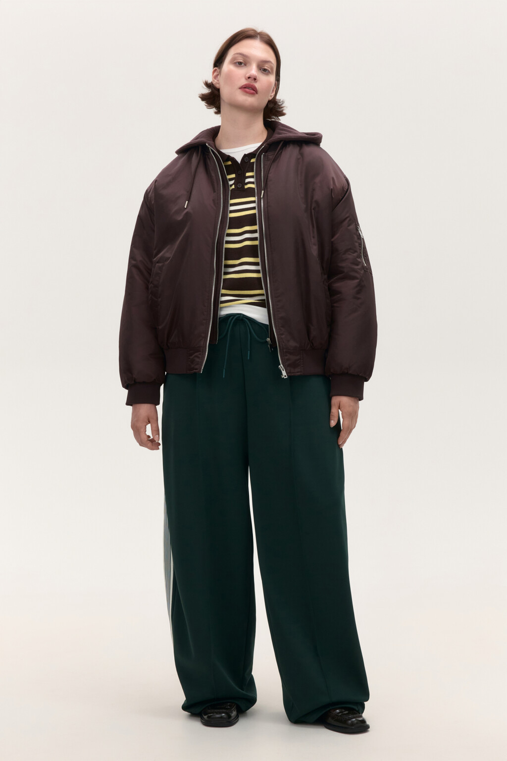 Куртка-бомбер с трикотажным капюшоном - цвет коричневый - 5