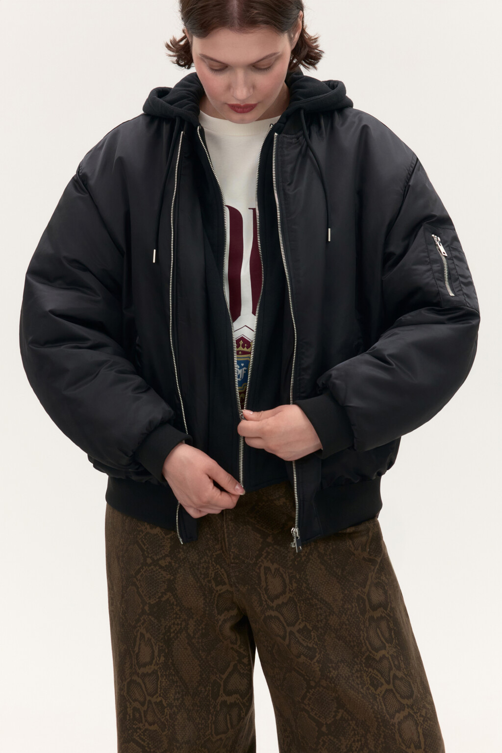 Куртка-бомбер с трикотажным капюшоном - цвет черный - 1