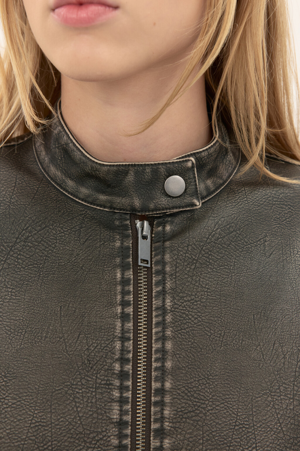 Куртка короткая с вареным эффектом - цвет зеленый - 6