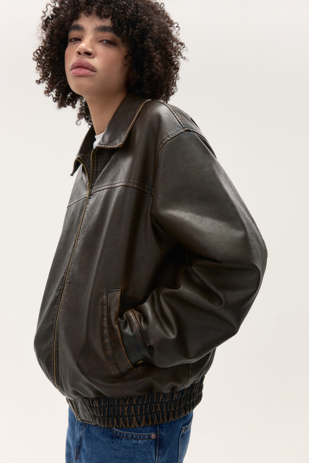 Куртка-бомбер с состаренным эффектом - цвет коричневый - 3