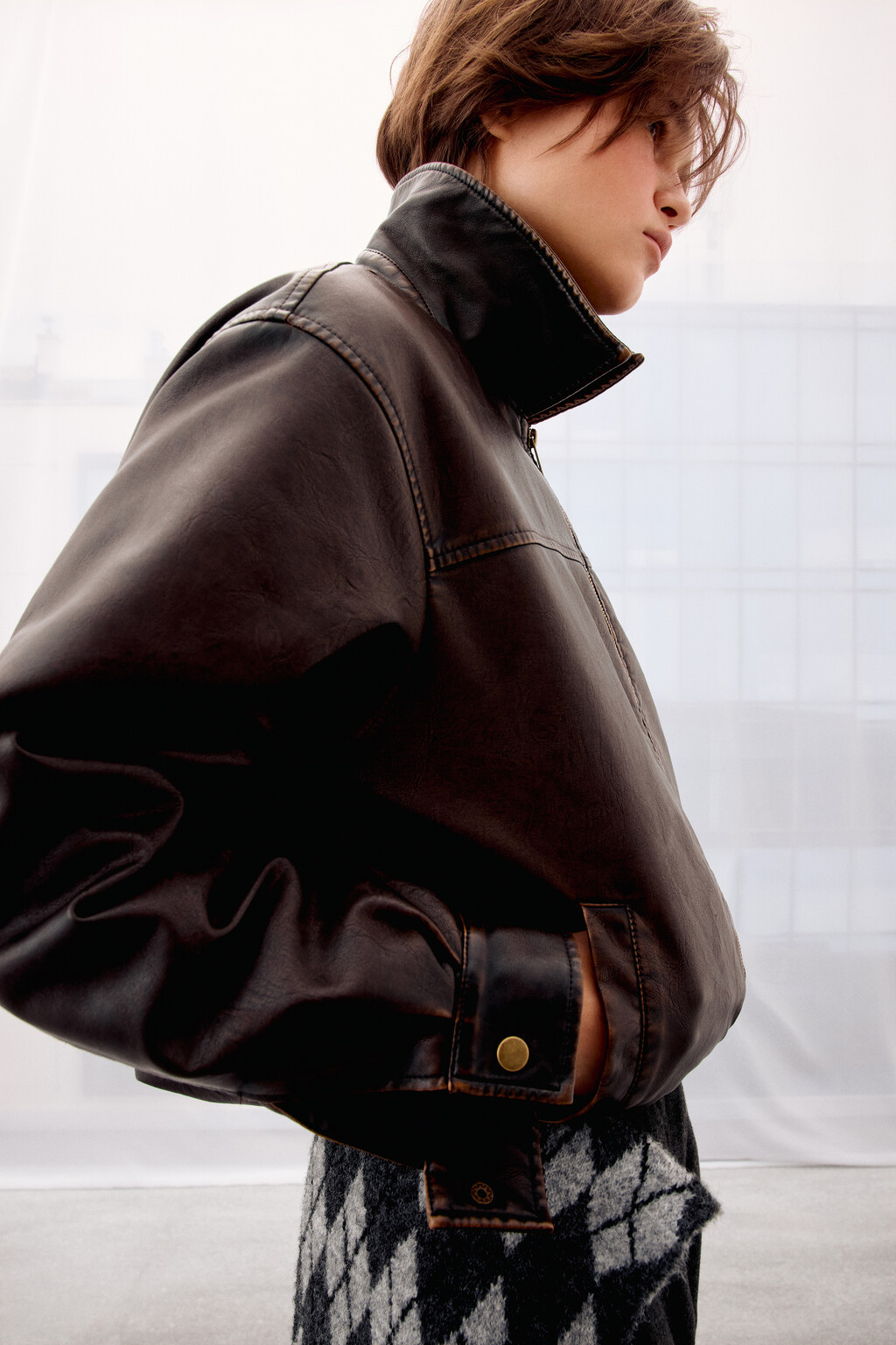 Куртка-бомбер с состаренным эффектом - цвет коричневый - 1