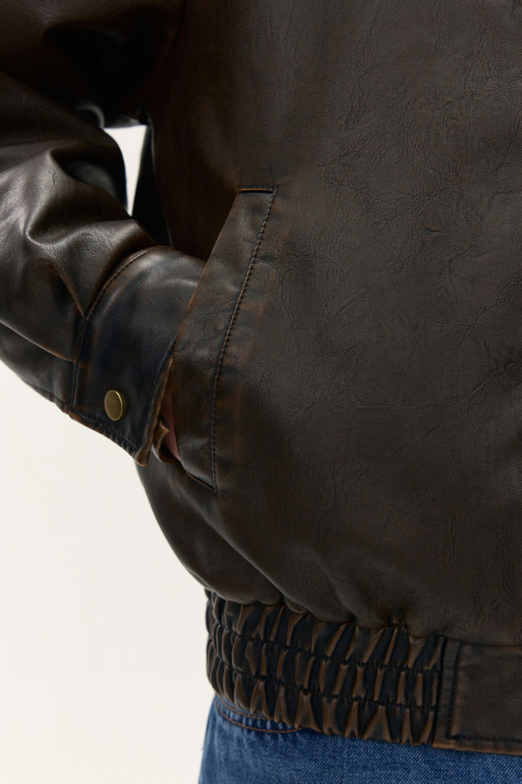 Куртка-бомбер с состаренным эффектом - цвет коричневый - 10