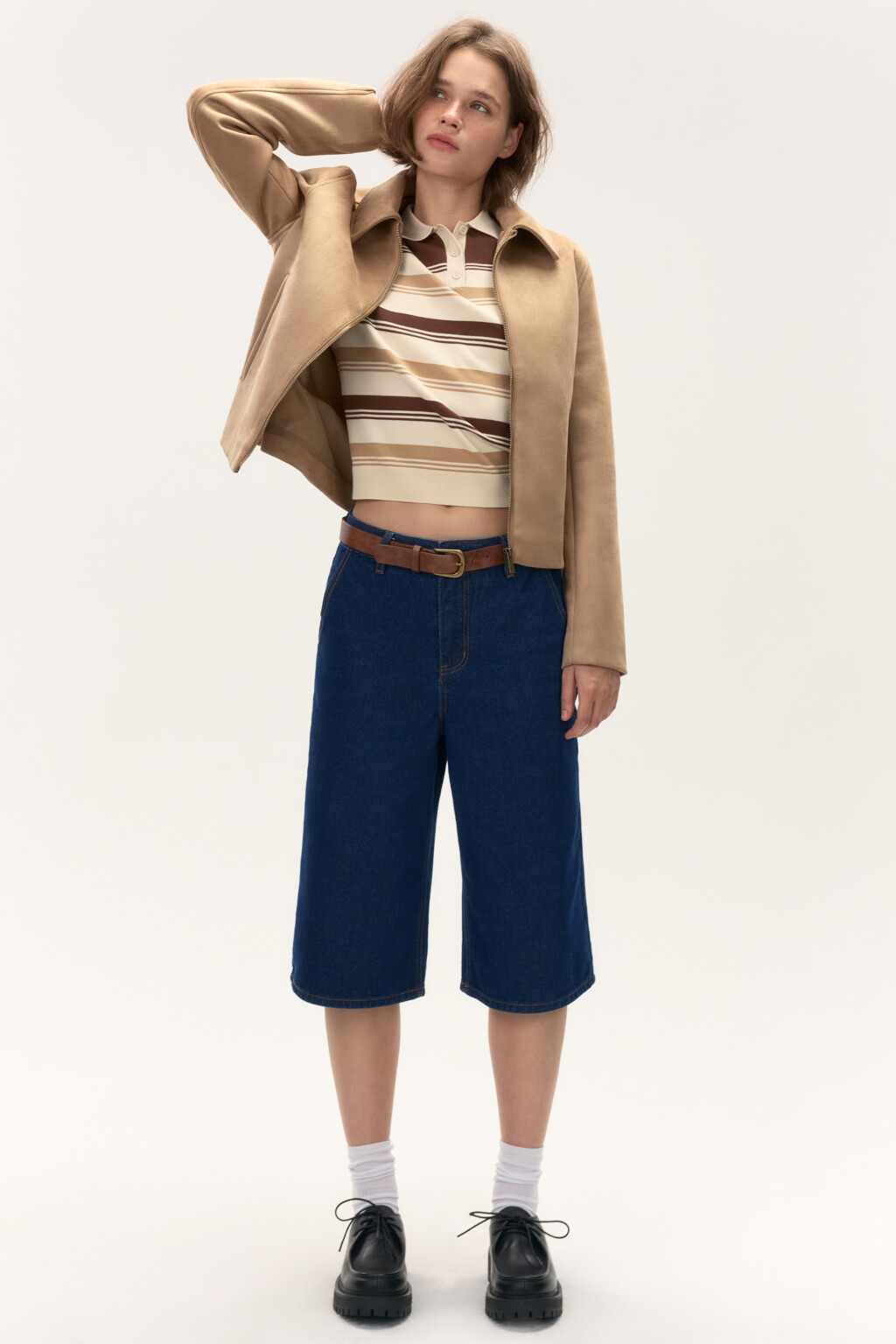 Куртка короткая с замшевой фактурой - цвет коричневый - 2