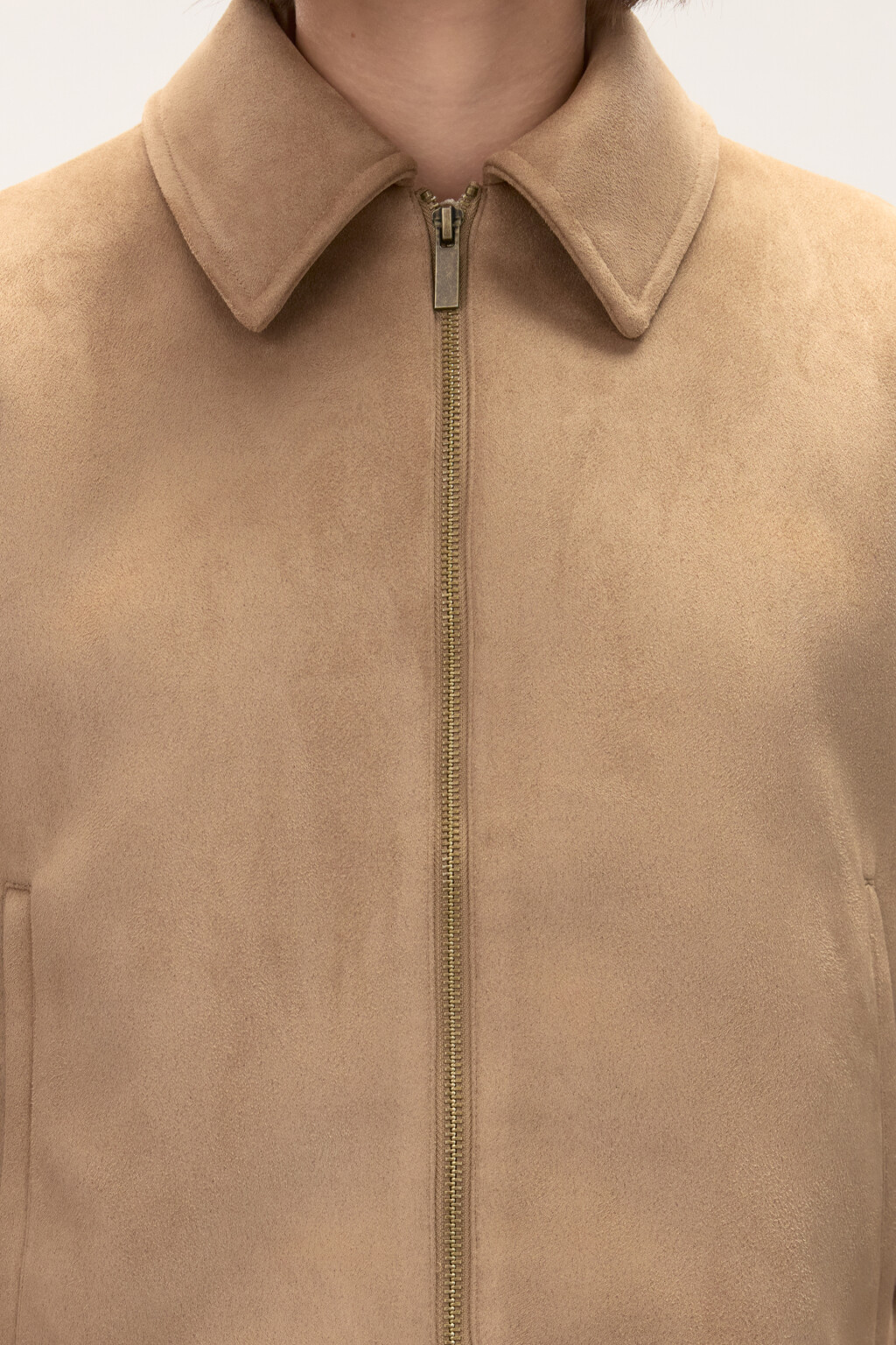 Куртка короткая с замшевой фактурой - цвет коричневый - 6