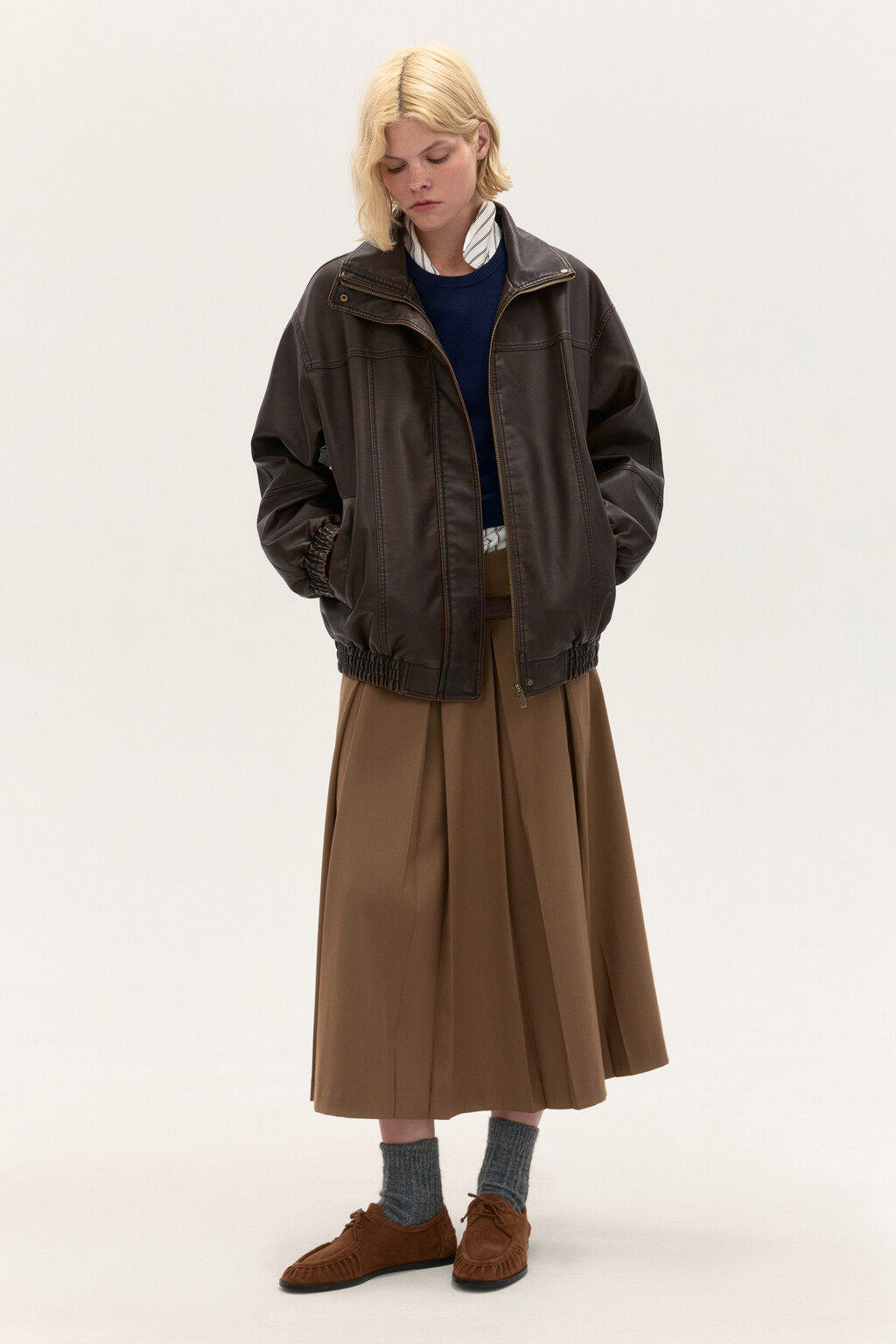 Куртка-бомбер с воротником-стойкой - цвет коричневый - 5