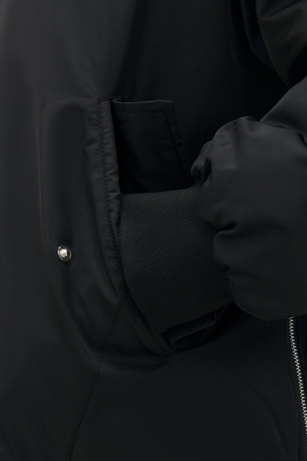 Куртка-бомбер oversize на утеплителе - цвет черный - 6