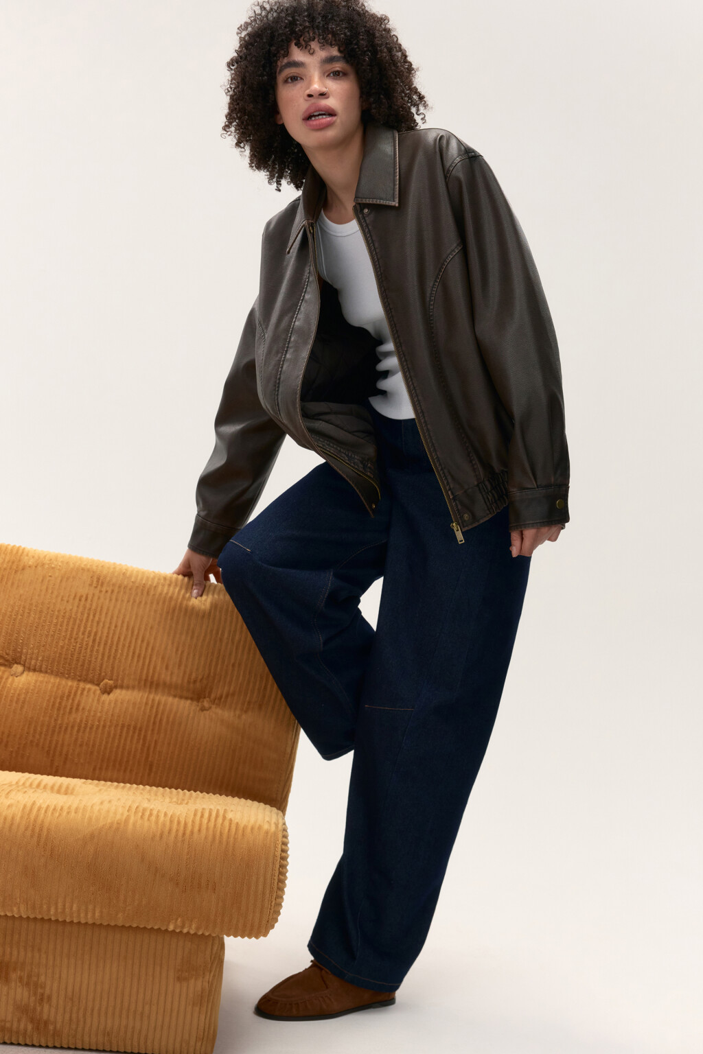 Куртка-бомбер с состаренным эффектом - цвет коричневый - 2