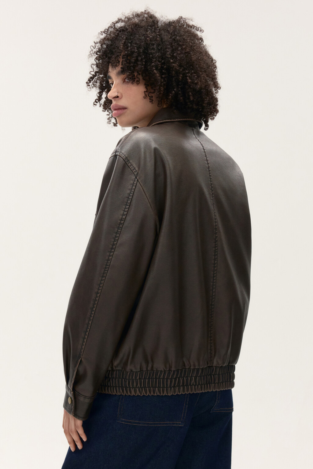 Куртка-бомбер с состаренным эффектом - цвет коричневый - 5