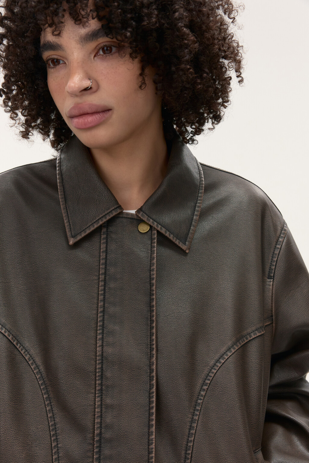 Куртка-бомбер с состаренным эффектом - цвет коричневый - 7