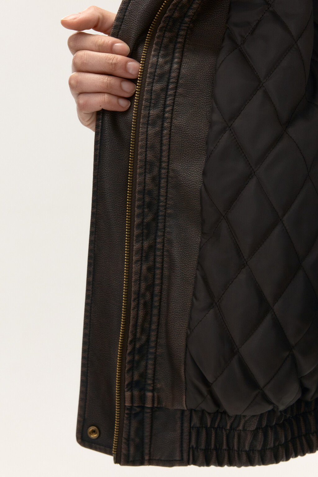 Куртка-бомбер с состаренным эффектом - цвет коричневый - 9