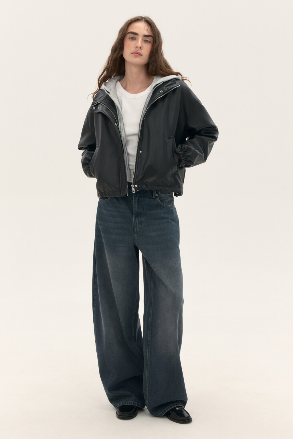 Куртка-бомбер с трикотажным капюшоном - цвет черный - 4