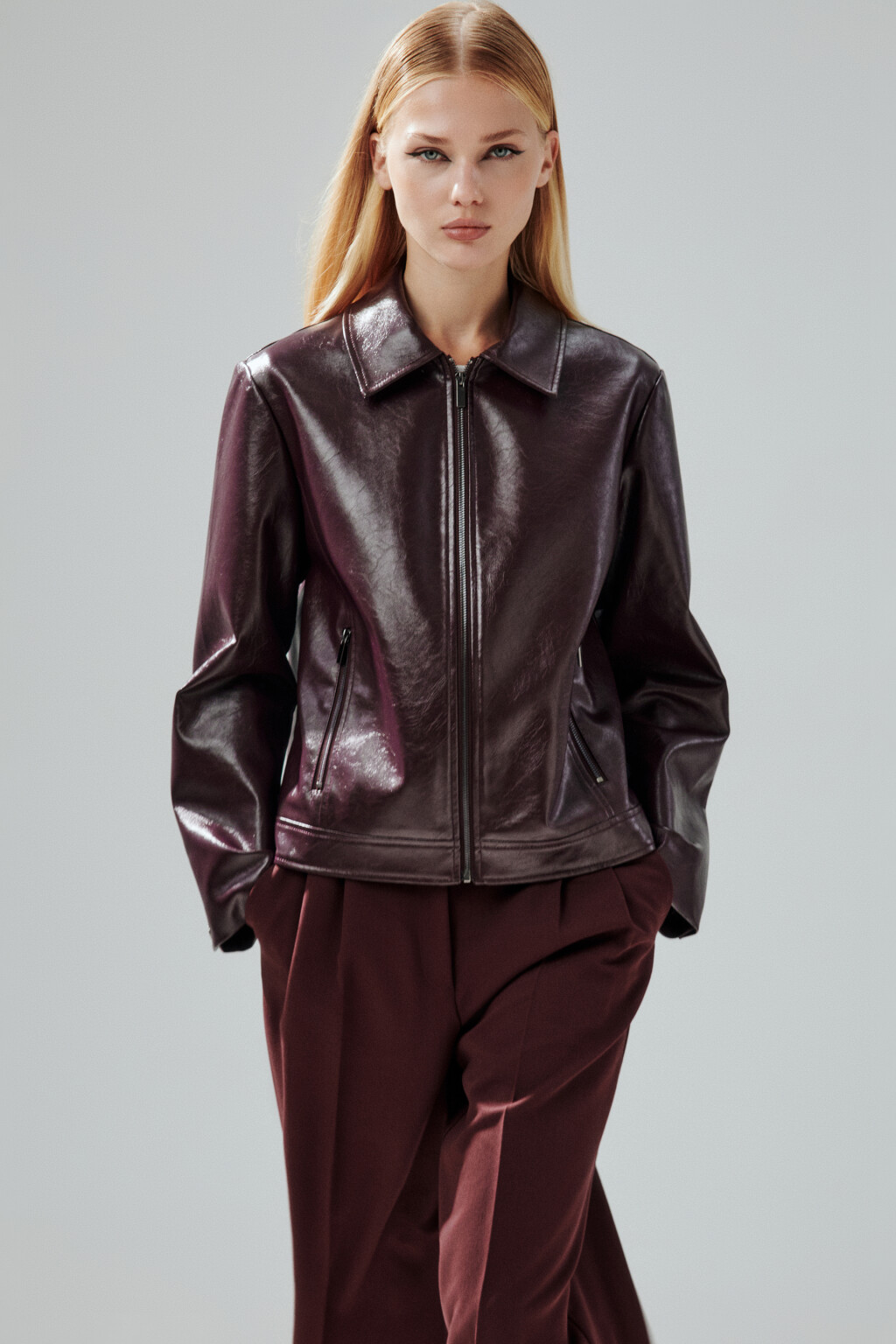 Куртка на молнии лакированная - цвет бордовый - 1