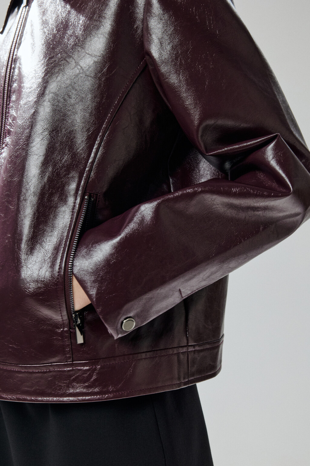 Куртка на молнии лакированная - цвет бордовый - 7