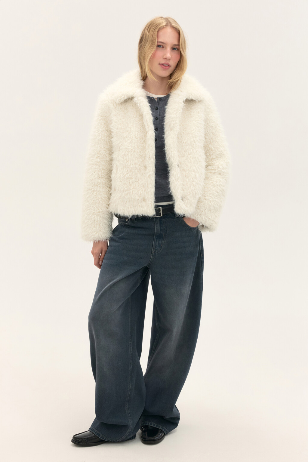 Полупальто с длинным ворсом - цвет белый - 5