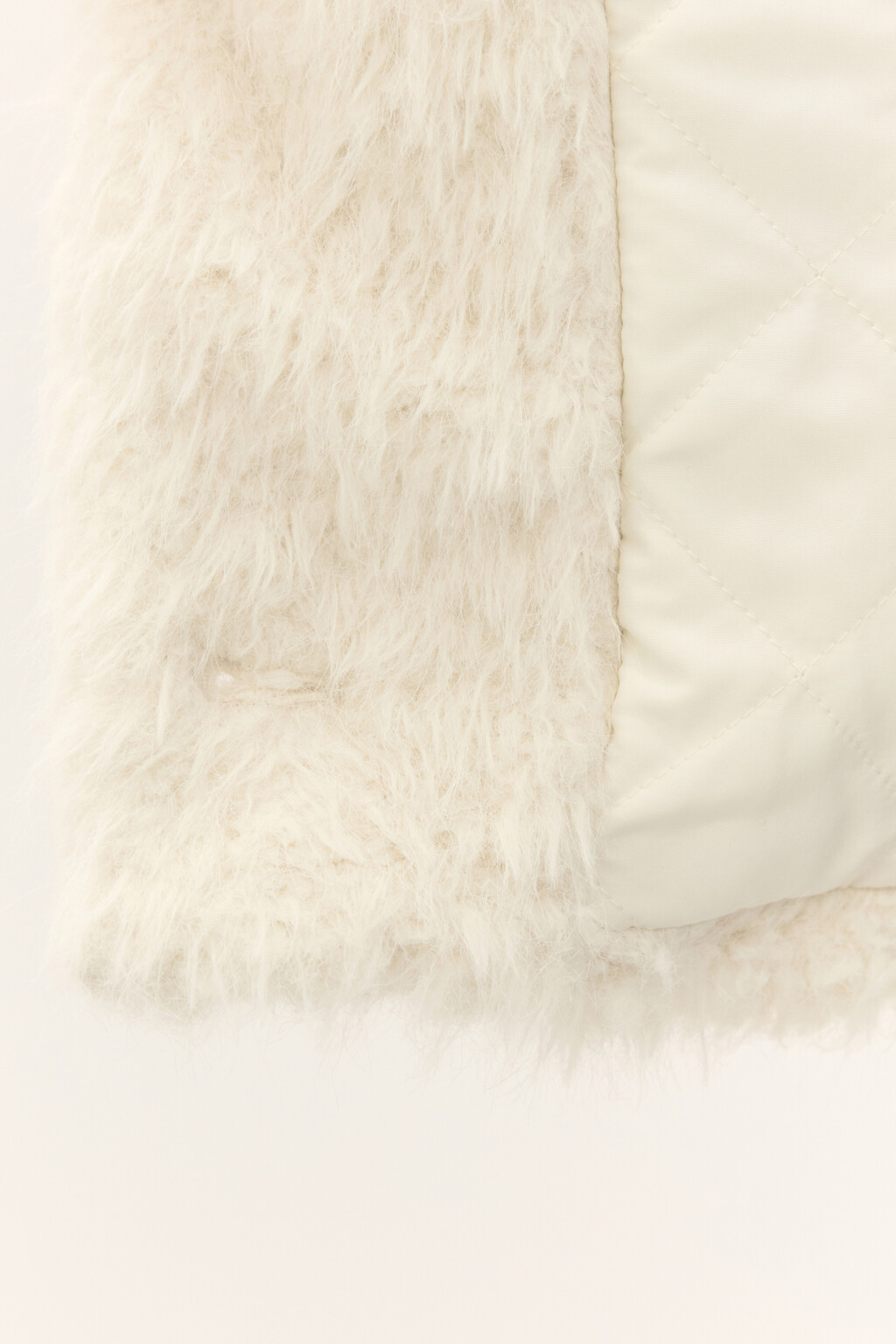 Полупальто с длинным ворсом - цвет белый - 8