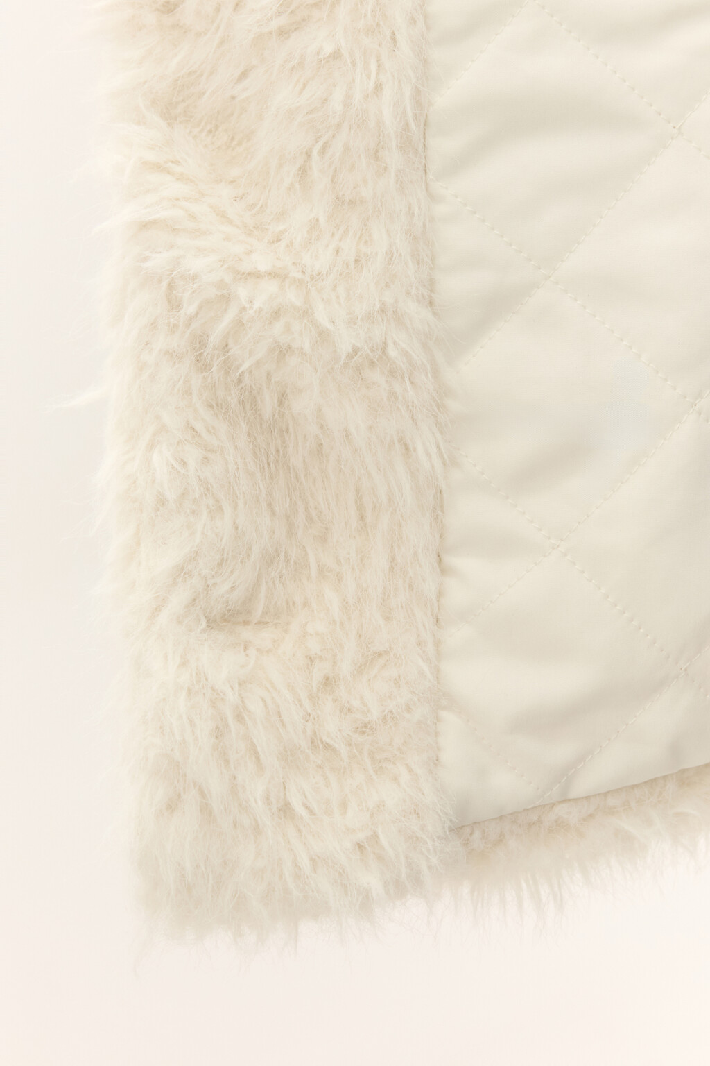 Полупальто с длинным ворсом - цвет белый - 7