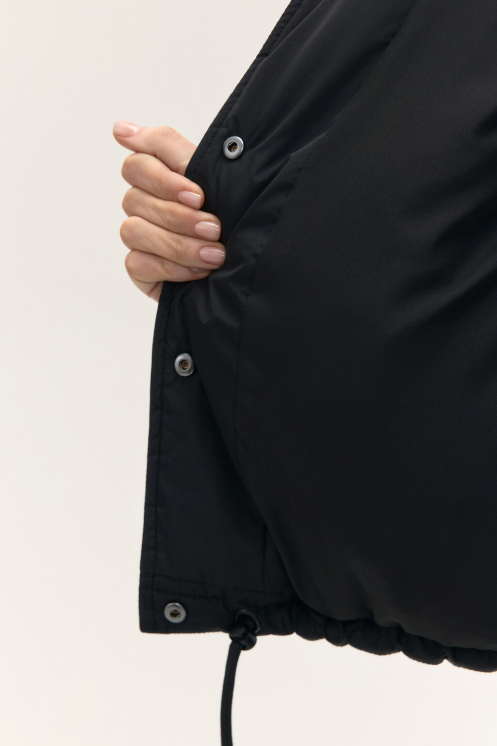 Куртка утепленная с утяжками по низу - цвет черный - 8