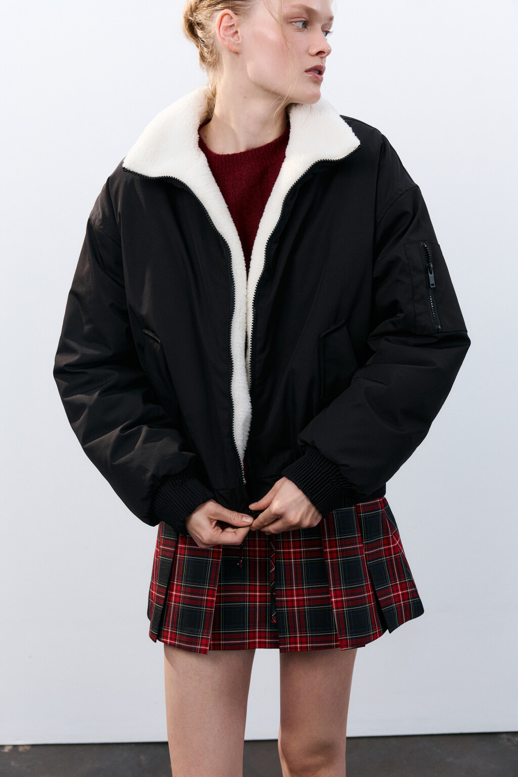 Куртка-бомбер с теплой подкладкой - цвет черный - 1