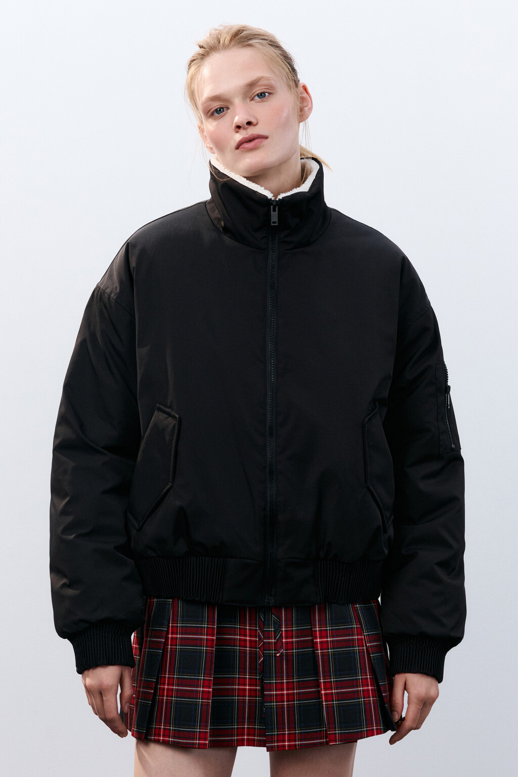 Куртка-бомбер с теплой подкладкой - цвет черный - 2