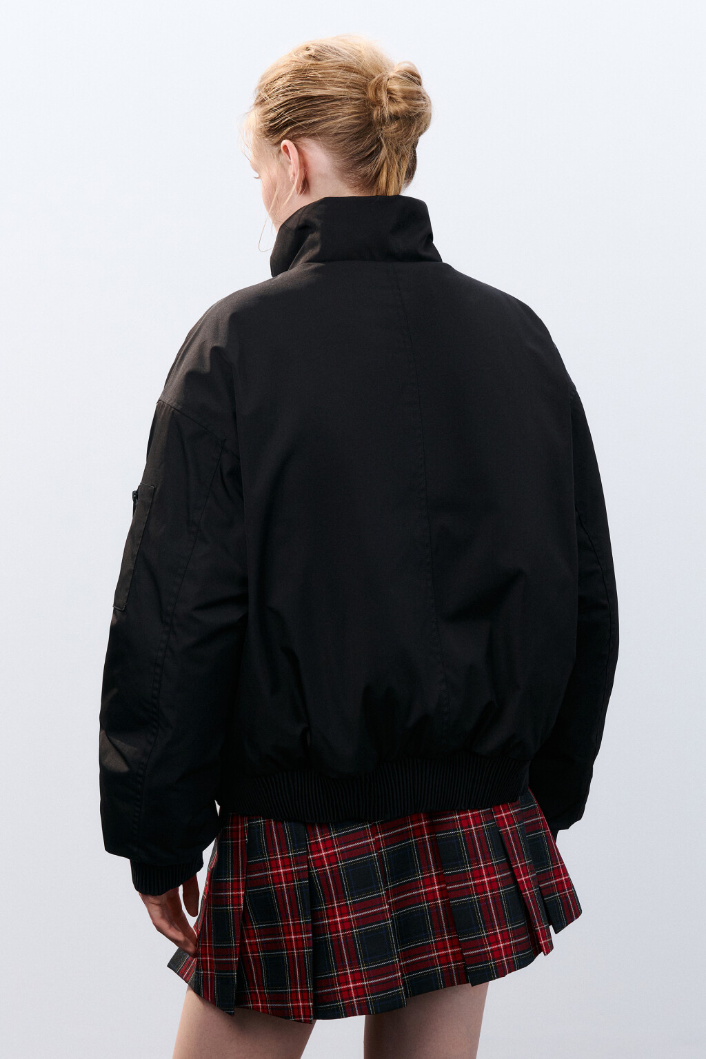 Куртка-бомбер с теплой подкладкой - цвет черный - 3