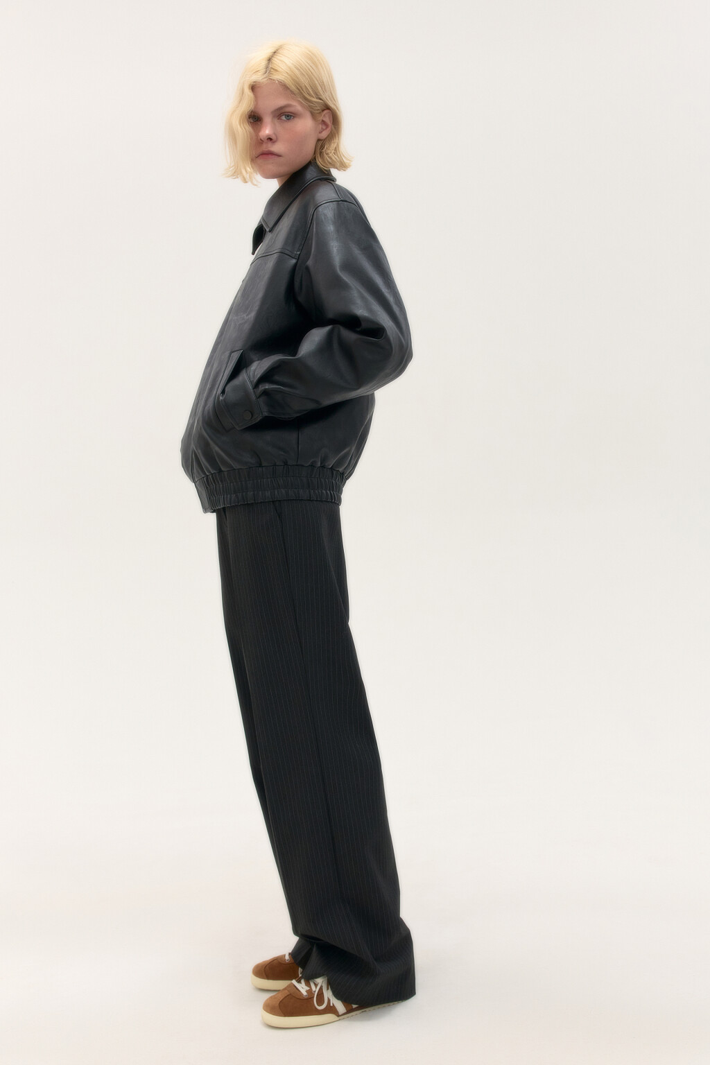 Куртка-бомбер с отложным воротником - цвет черный - 2