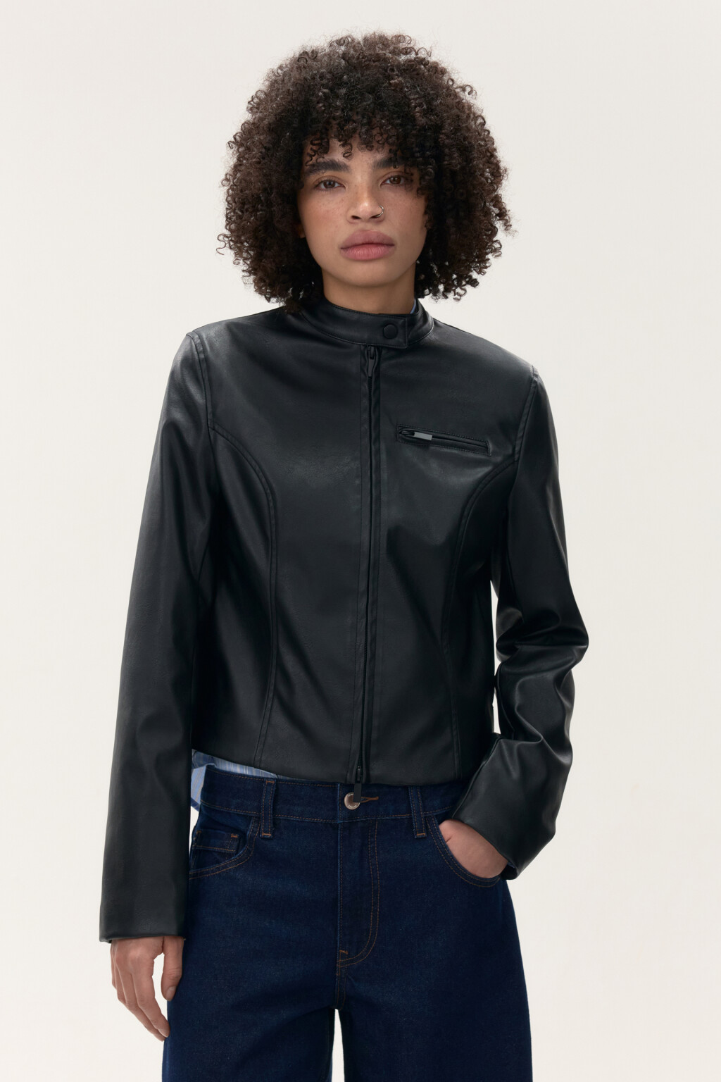 Куртка приталенная на молнии - цвет черный - 2