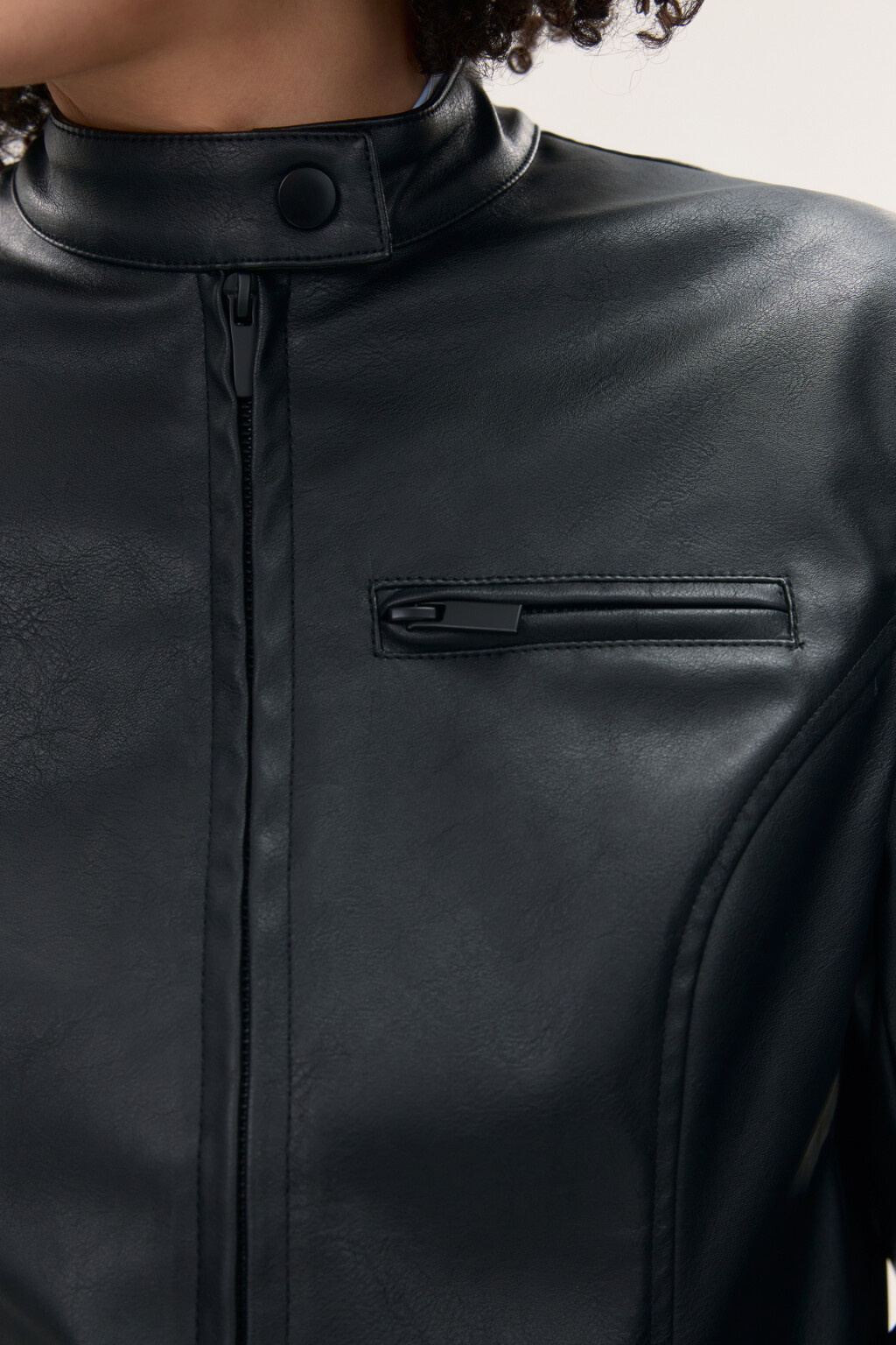 Куртка приталенная на молнии - цвет черный - 6