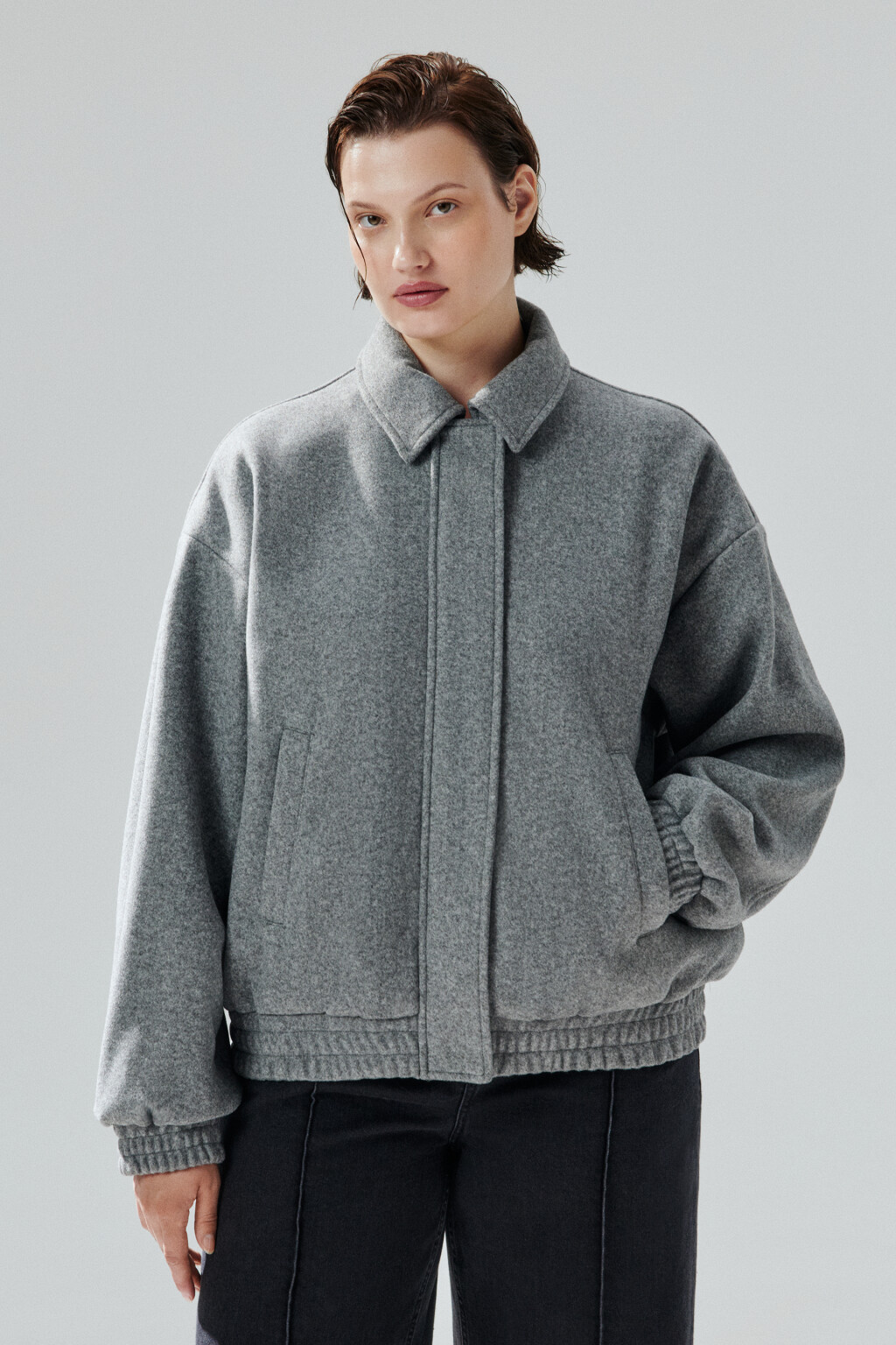 Куртка-бомбер из драповой ткани - цвет серый - 2