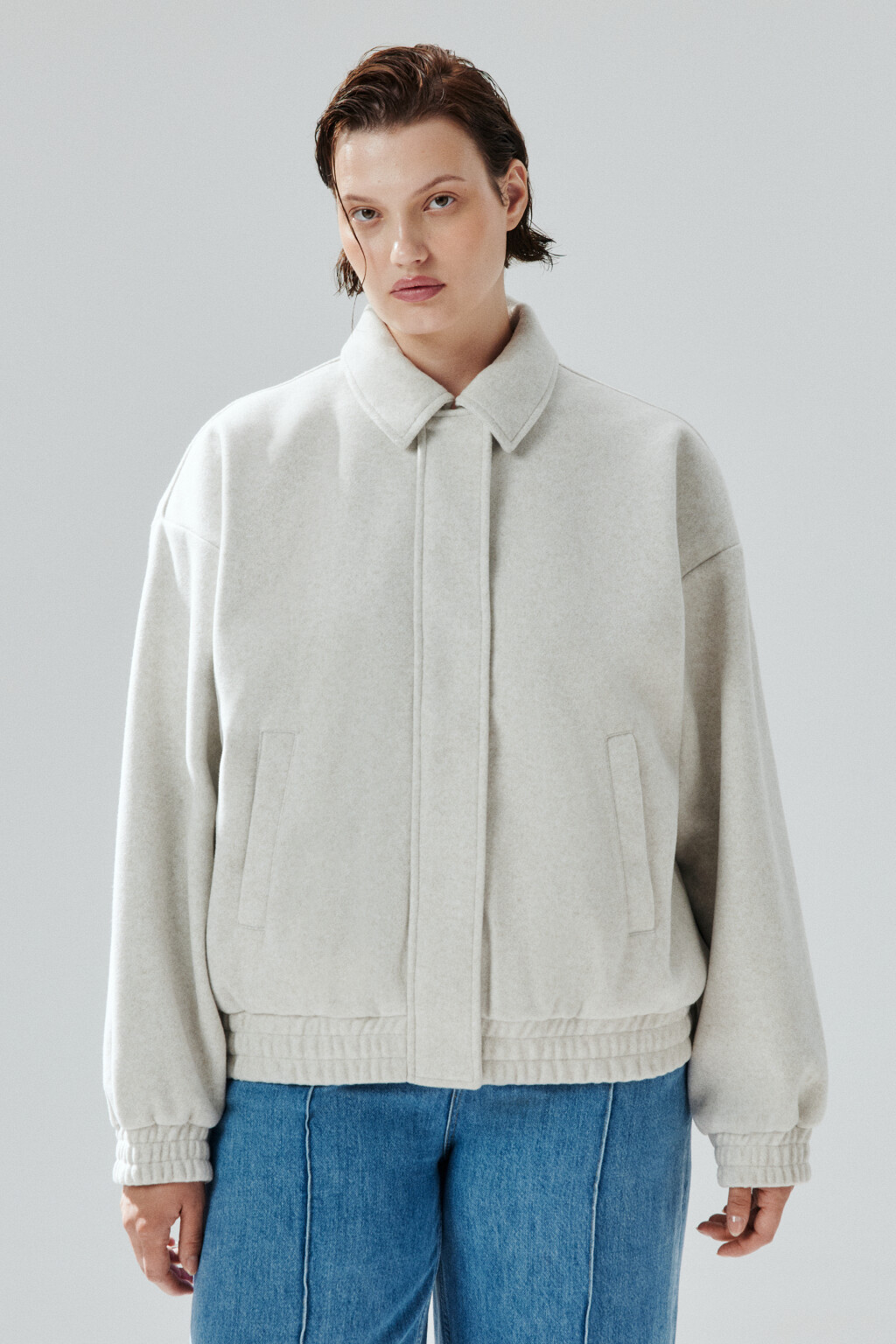 Куртка-бомбер из драповой ткани - цвет молочный - 2