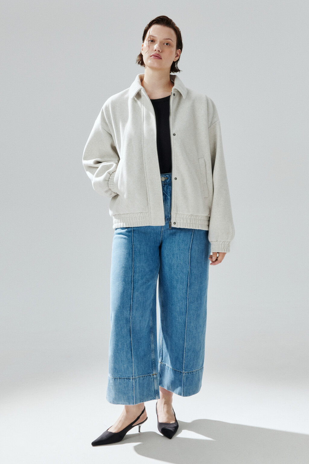 Куртка-бомбер из драповой ткани - цвет молочный - 4