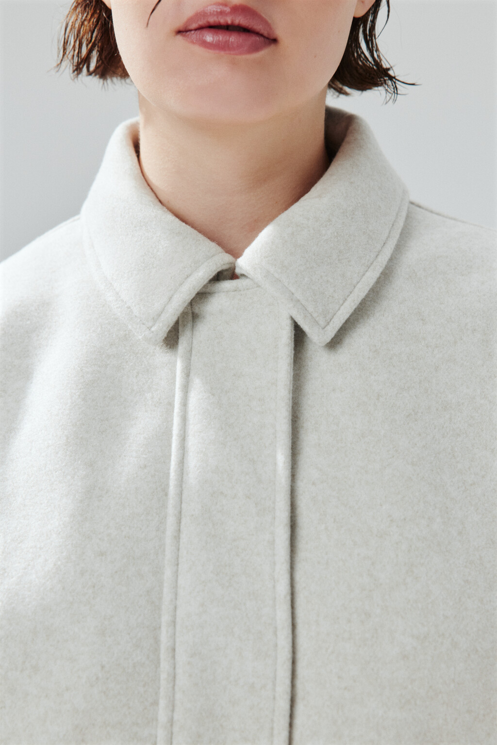 Куртка-бомбер из драповой ткани - цвет молочный - 5