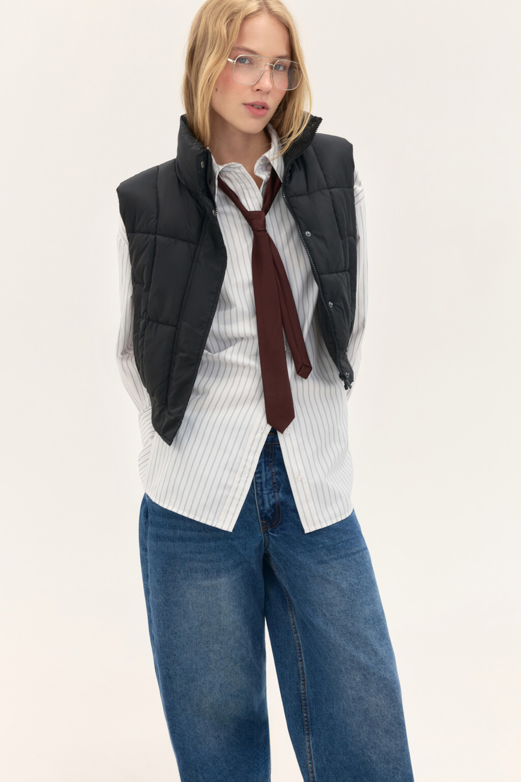 Жилет стеганый на утеплителе - цвет черный - 2