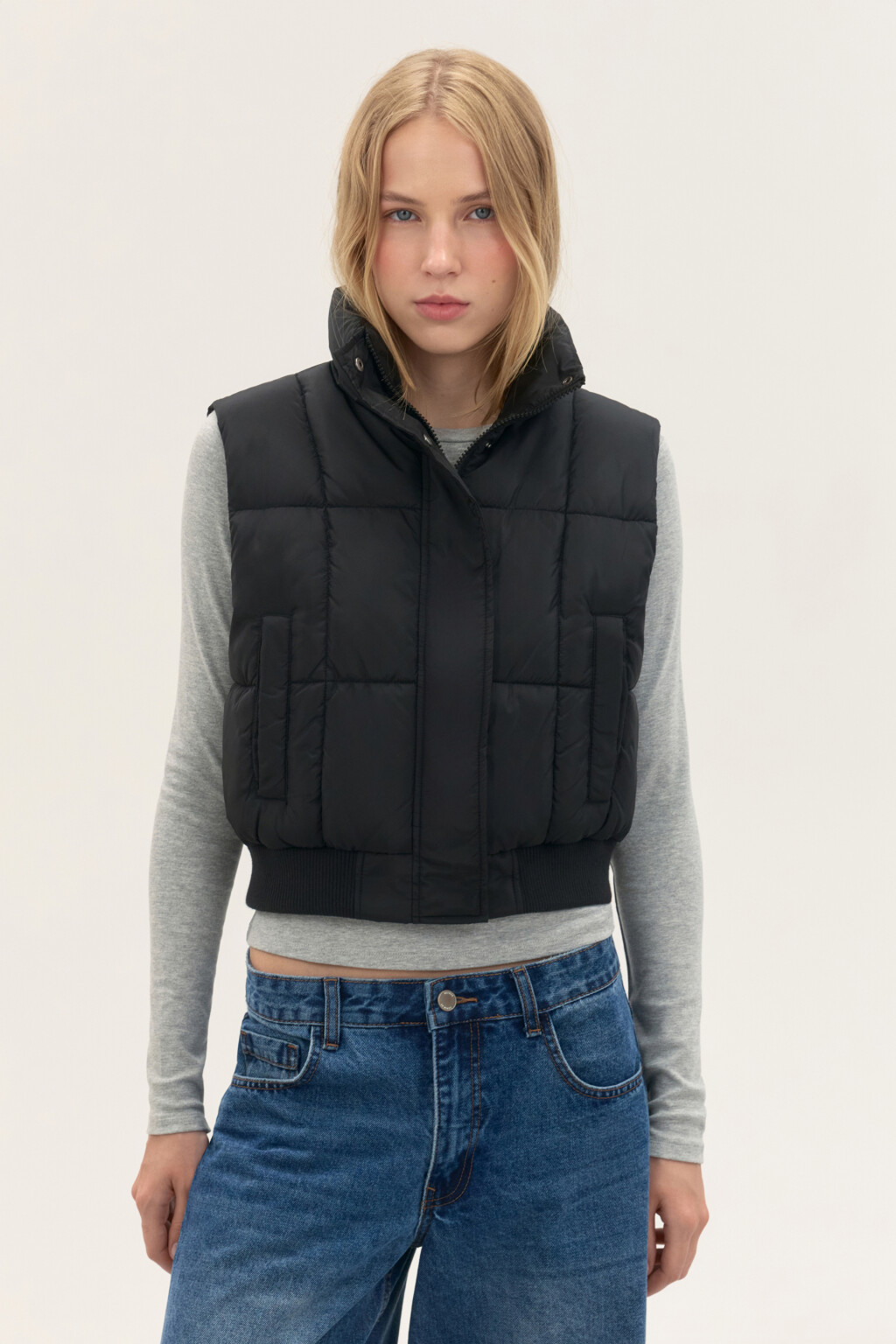 Жилет стеганый на утеплителе - цвет черный - 3